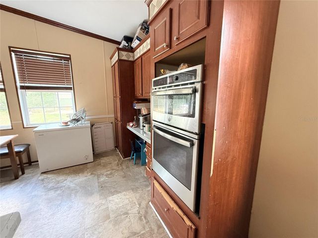 21520 SE 147TH LANE, Umatilla, FL 32784