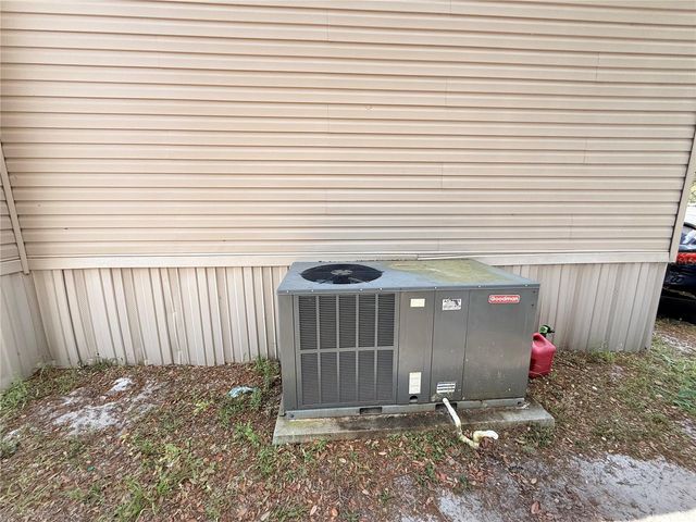 21520 SE 147TH LANE, Umatilla, FL 32784