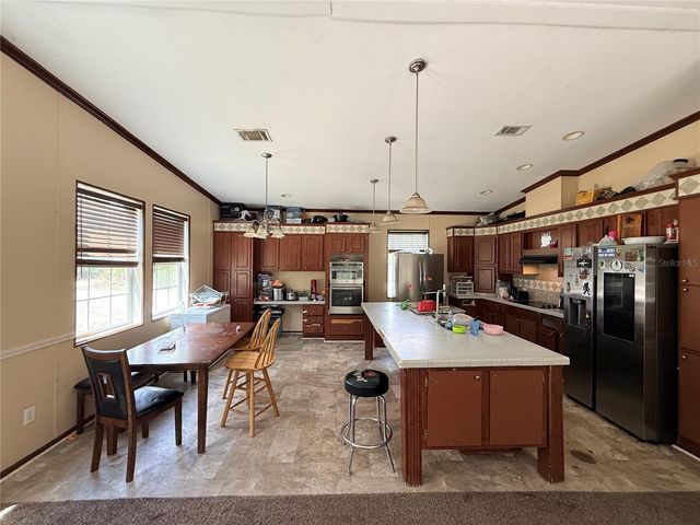 21520 SE 147TH LANE, Umatilla, FL 32784