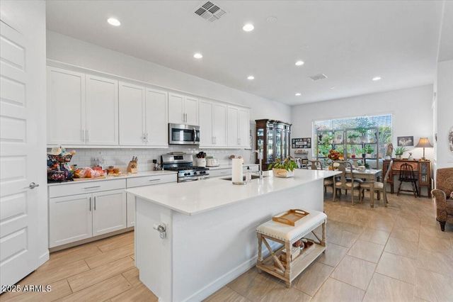 2264 E ISAIAH Avenue, Gilbert, AZ 85298