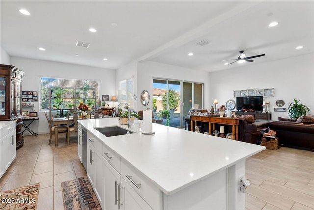 2264 E ISAIAH Avenue, Gilbert, AZ 85298