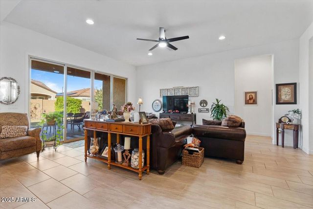 2264 E ISAIAH Avenue, Gilbert, AZ 85298