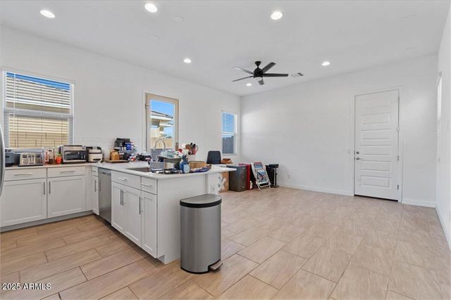 2264 E ISAIAH Avenue, Gilbert, AZ 85298