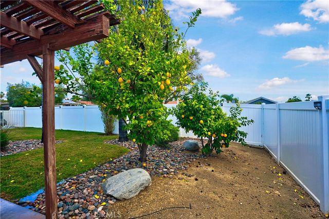 23619 Cutter Drive, Canyon Lake, CA 92587