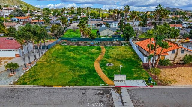 23619 Cutter Drive, Canyon Lake, CA 92587