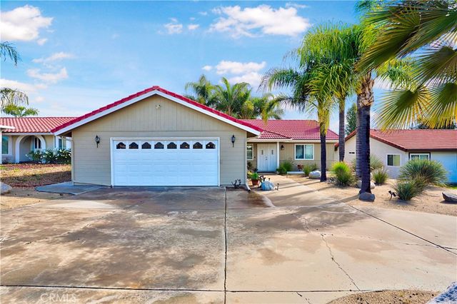 23619 Cutter Drive, Canyon Lake, CA 92587