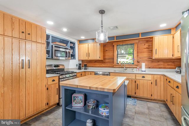 3380 ARMSTRONG VALLEY RD, Halifax, PA 17032