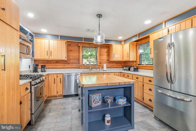 3380 ARMSTRONG VALLEY RD, Halifax, PA 17032