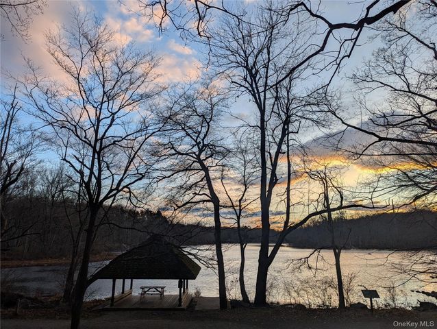 14 Glendale Road, Ossining, NY 10562