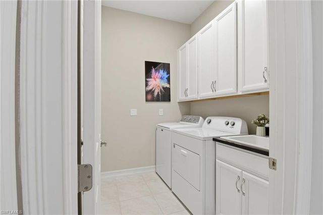 3653 Avenida Del Vera, North Fort Myers, FL 33917