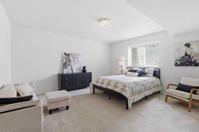 5019 W Pacific Park Dr, Spokane, WA 99208