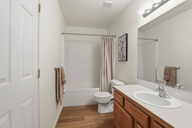 5019 W Pacific Park Dr, Spokane, WA 99208