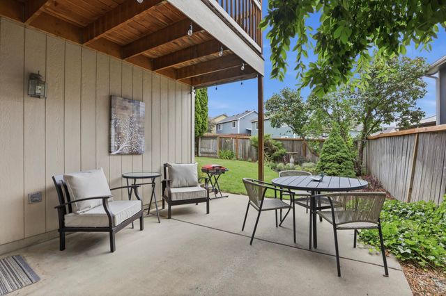 5019 W Pacific Park Dr, Spokane, WA 99208
