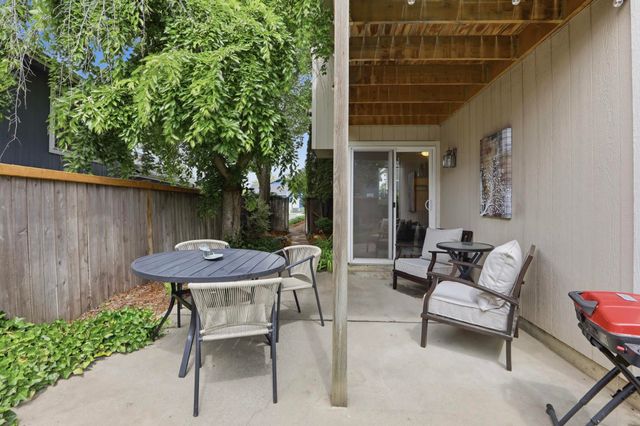 5019 W Pacific Park Dr, Spokane, WA 99208