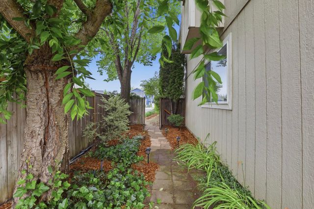 5019 W Pacific Park Dr, Spokane, WA 99208