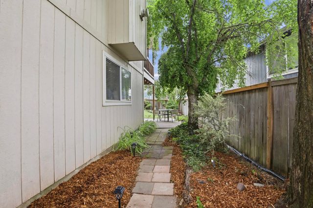 5019 W Pacific Park Dr, Spokane, WA 99208