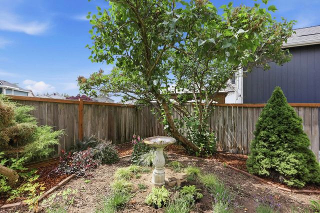 5019 W Pacific Park Dr, Spokane, WA 99208
