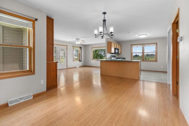 W12717 OLDEN ROAD, Ripon, WI 54971