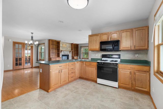 W12717 OLDEN ROAD, Ripon, WI 54971