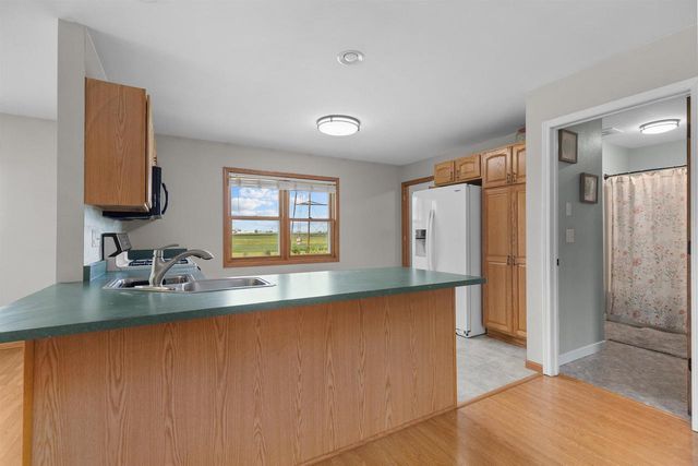 W12717 OLDEN ROAD, Ripon, WI 54971