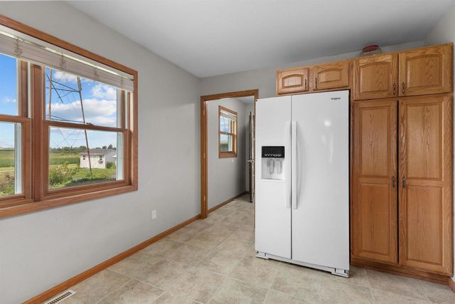 W12717 OLDEN ROAD, Ripon, WI 54971