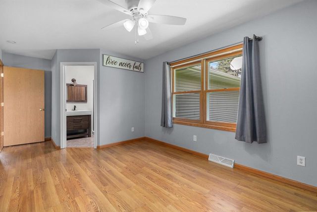 W12717 OLDEN ROAD, Ripon, WI 54971