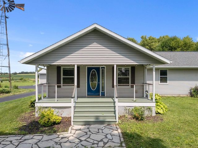 W12717 OLDEN ROAD, Ripon, WI 54971
