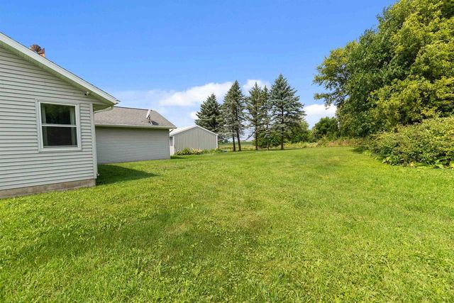 W12717 OLDEN ROAD, Ripon, WI 54971