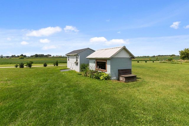 W12717 OLDEN ROAD, Ripon, WI 54971
