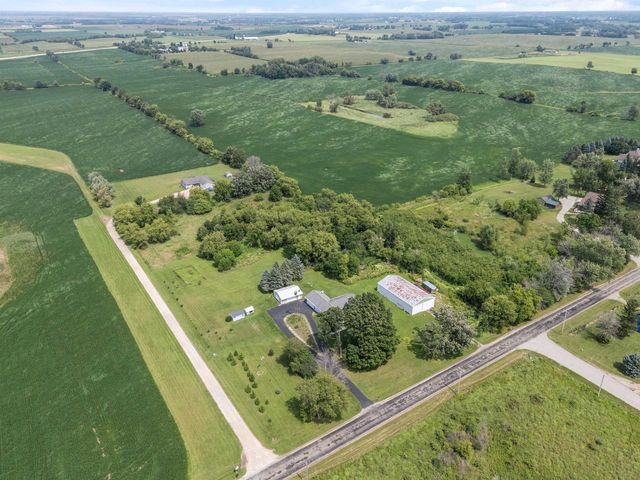 W12717 OLDEN ROAD, Ripon, WI 54971