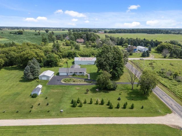 W12717 OLDEN ROAD, Ripon, WI 54971