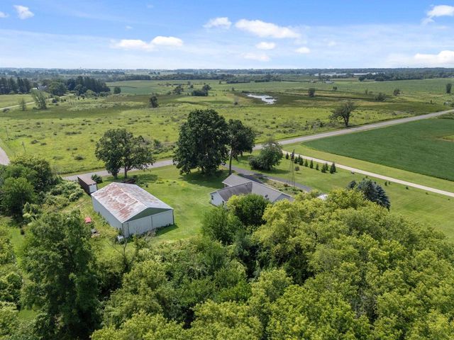 W12717 OLDEN ROAD, Ripon, WI 54971