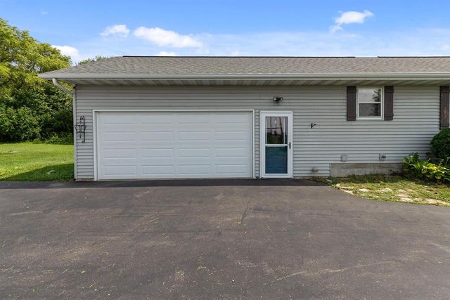 W12717 OLDEN ROAD, Ripon, WI 54971