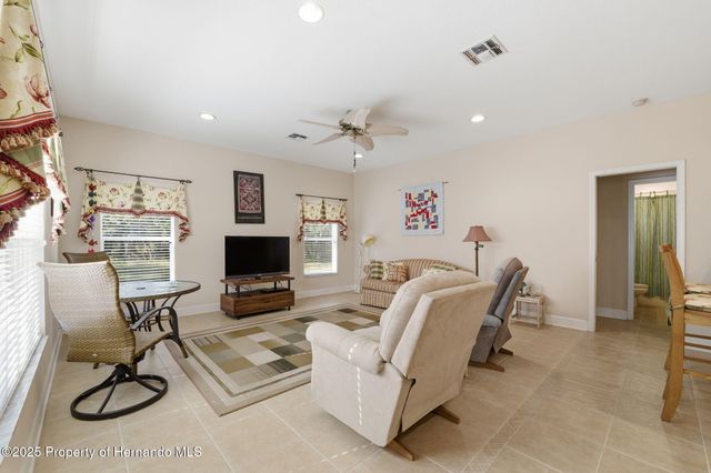 11201 Valley Stream Ct Court, Spring Hill, FL 34609