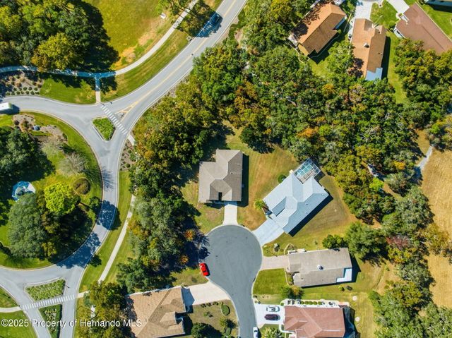 11201 Valley Stream Ct Court, Spring Hill, FL 34609