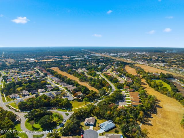 11201 Valley Stream Ct Court, Spring Hill, FL 34609