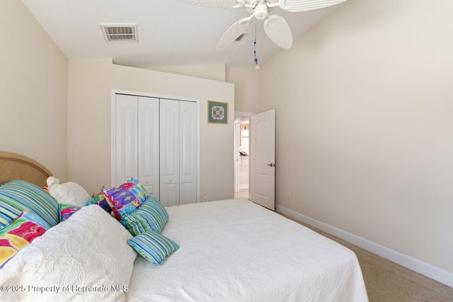 11201 Valley Stream Ct Court, Spring Hill, FL 34609