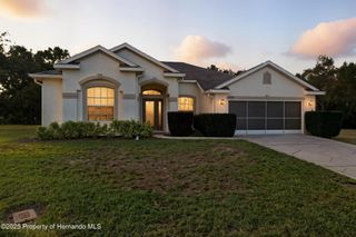 11201 Valley Stream Ct Court, Spring Hill, FL 34609