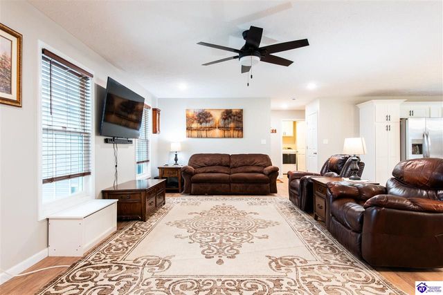 4045 Fairground Road, Brandenburg, KY 40108