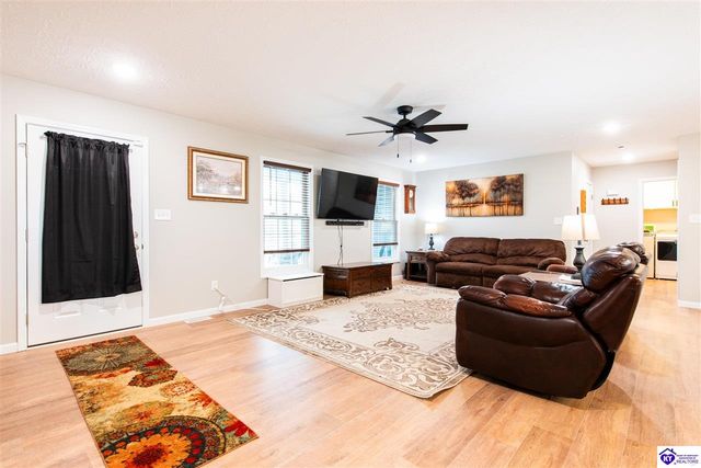 4045 Fairground Road, Brandenburg, KY 40108