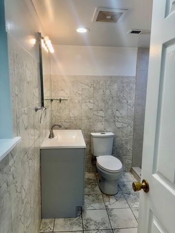 5618 N Artesian Avenue G, Chicago, IL 60659