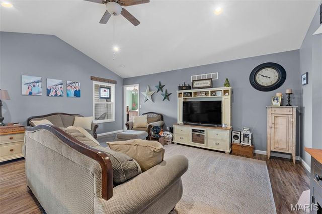 910 Blackberry Lane, Perryville, MO 63775