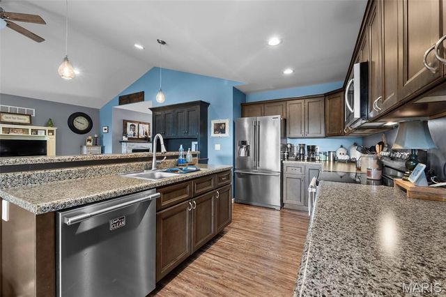 910 Blackberry Lane, Perryville, MO 63775