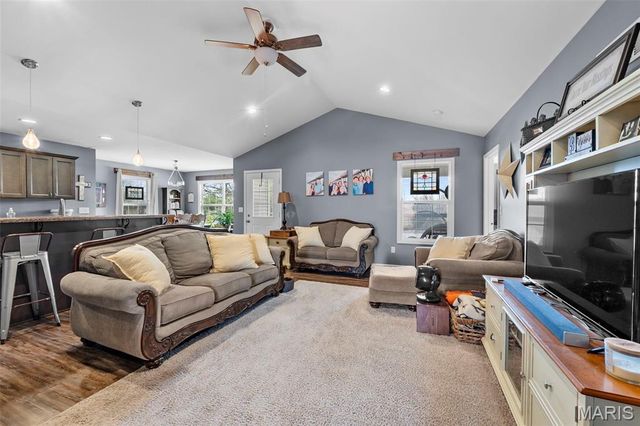 910 Blackberry Lane, Perryville, MO 63775