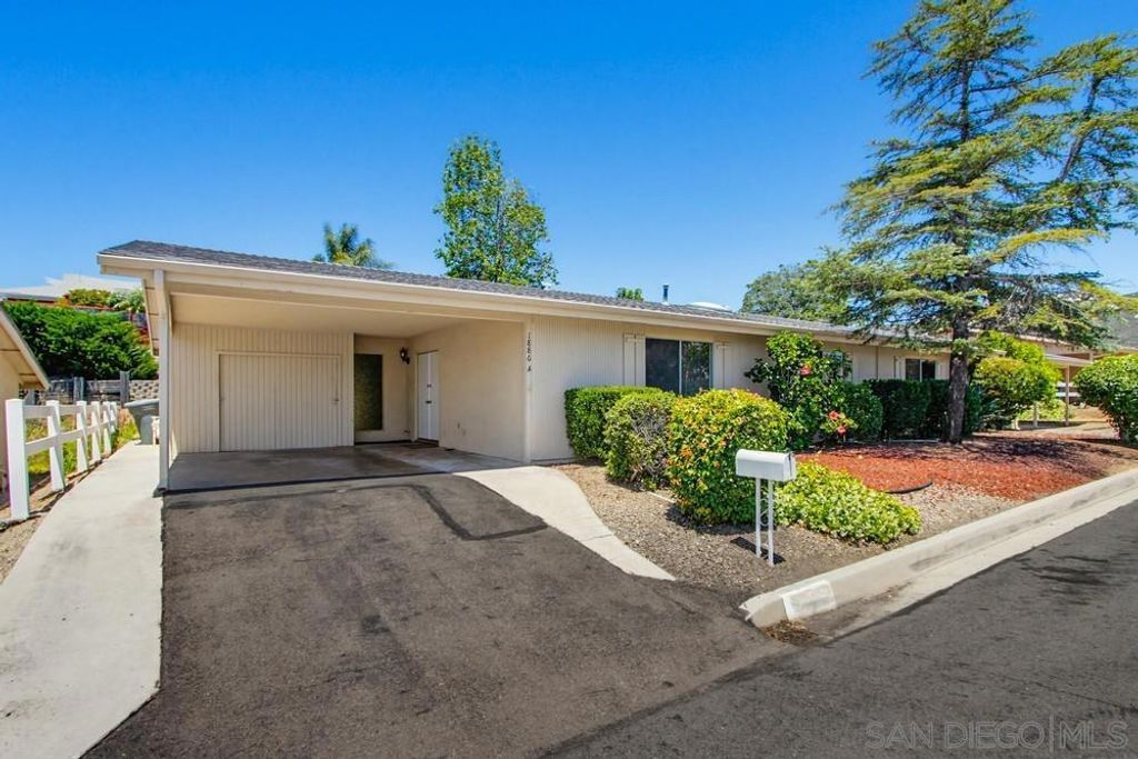 A Fairway Park A, Escondido, CA 92026