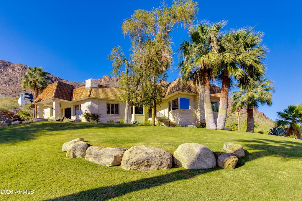 5654 E MESQUITE Lane, Phoenix, AZ 85018 — photo 2