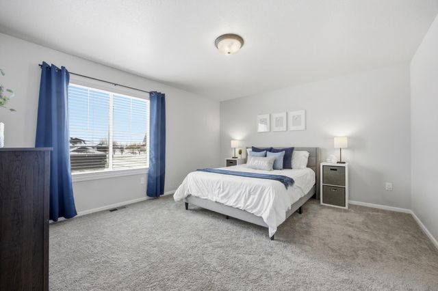 1495 69th Avenue S, Fargo, ND 58104