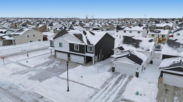 1495 69th Avenue S, Fargo, ND 58104