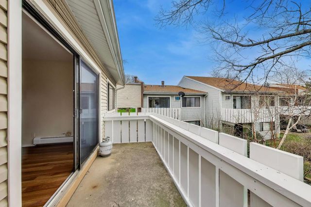 400 Bayside Drive 5, Palatine, IL 60074