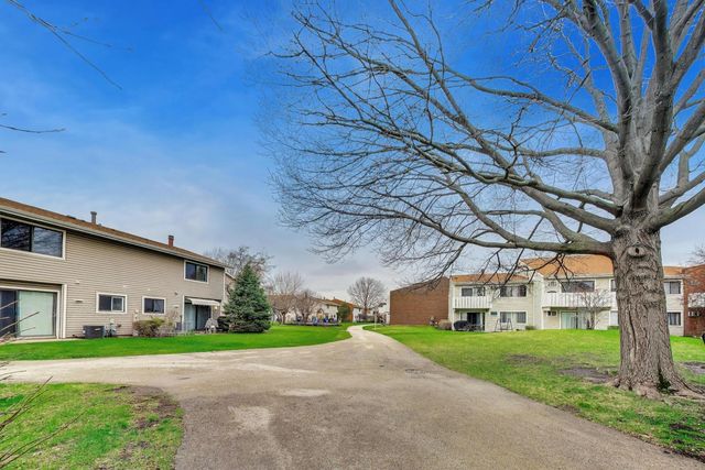 400 Bayside Drive 5, Palatine, IL 60074